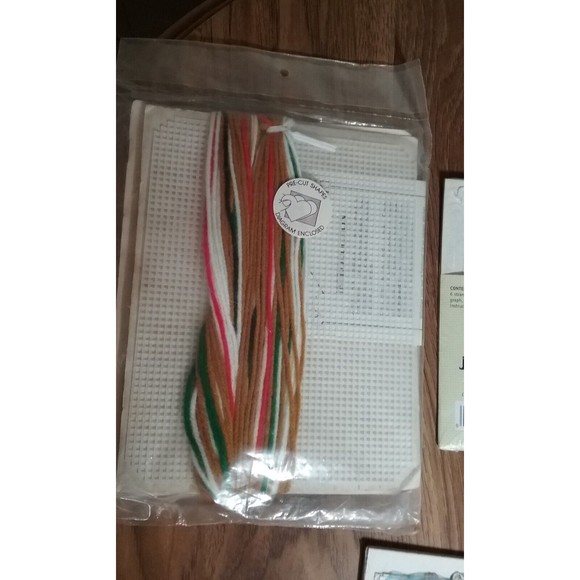 Vintage Cross Stitch Embroidery Kits Varies lot of 5 NIP - Picture 8 of 12